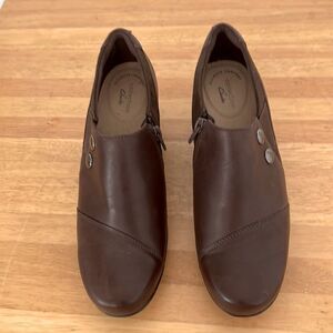 Clark’s Ultimate Comfort Collection Brown Side Zip 2 Inch Heel Booties Size 9 W